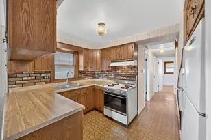 12723 S Marquette Ave, Chicago, IL 60633 - Photo 9
