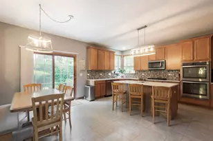 556 Prescott Ln, Gurnee, IL 60031 - Photo 7