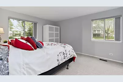 201 Maplebrook Court #Z1, Schaumburg, IL 60194 - Photo 7