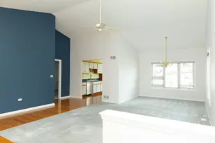 11432 Foxwoods Dr, Oak Lawn, IL 60453 - Photo 5