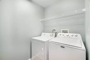 113 Blackhawk Ct, Wood Dale, IL 60191 - Photo 9