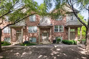 113 Blackhawk Ct, Wood Dale, IL 60191 - Photo 1