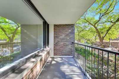 1555 N Sandburg Terrace #206, Chicago, IL 60610 - Photo 13