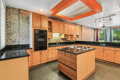 10540 S Maryland Avenue, Chicago, IL 60628 - Photo 5