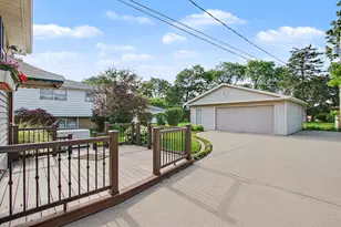 510 E 164th Pl, South Holland, IL 60473 - Photo 3