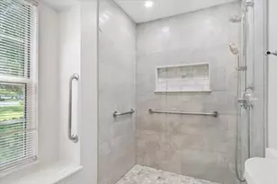 501 Grosse Pointe Cir, Vernon Hills, IL 60061 - Photo 17