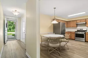 501 Grosse Pointe Cir, Vernon Hills, IL 60061 - Photo 3