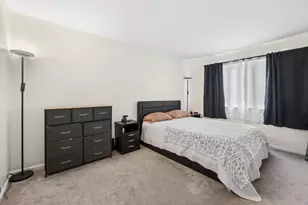 949 Charlela Ln, Elk Grove Village, IL 60007 - Photo 13