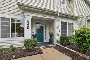 949 Charlela Ln, Elk Grove Village, IL 60007 - Photo 1