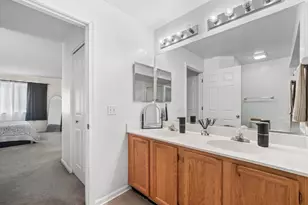949 Charlela Ln, Elk Grove Village, IL 60007 - Photo 15