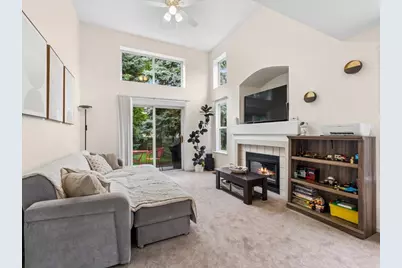 949 Charlela Lane, Elk Grove Village, IL 60007 - Photo 5