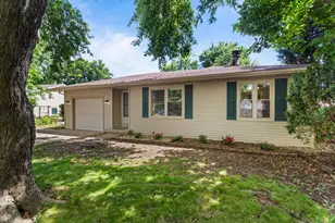 2805 Clayton Blvd, Champaign, IL 61822 - Photo 3