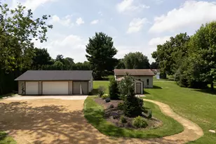 1712 Big Is Pkwy, Rock Island, IL 60201 - Photo 9