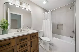[Address not provided], Naperville, IL 60565 - Photo 17