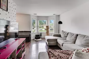 1240 Huntington Dr, Mundelein, IL 60060 - Photo 7