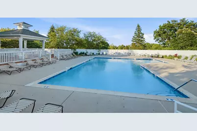 2975 Falling Waters Lane, Lindenhurst, IL 60046 - Photo 25