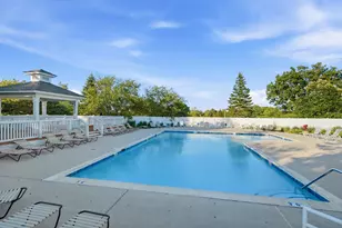2975 Falling Waters Ln, Lindenhurst, IL 60046 - Photo 25