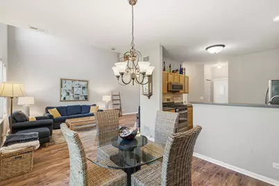 2975 Falling Waters Lane, Lindenhurst, IL 60046 - Photo 7