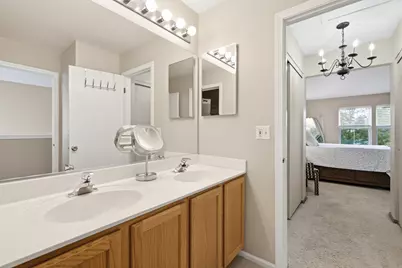 2975 Falling Waters Lane, Lindenhurst, IL 60046 - Photo 19