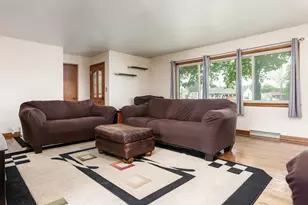 526 E Riverside Blvd, Loves Park, IL 61111 - Photo 7
