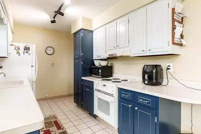 526 E Riverside Boulevard, Loves Park, IL 61111 - Photo 11