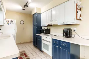 526 E Riverside Blvd, Loves Park, IL 61111 - Photo 11