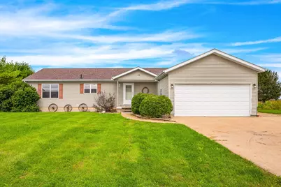 108 W Ririe Place, Flanagan, IL 61740 - Photo 1