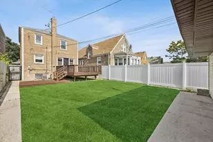 10141 S Rhodes Ave, Chicago, IL 60628 - Photo 13