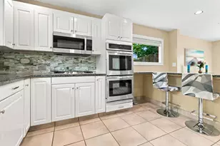 781 Shag Bark Ln, Deerfield, IL 60015 - Photo 9