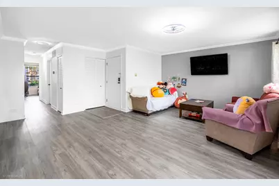 [Address not provided], Buffalo Grove, IL 60089 - Photo 3
