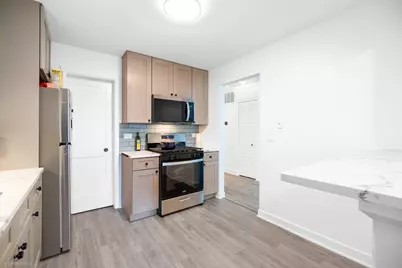 [Address not provided], Buffalo Grove, IL 60089 - Photo 5