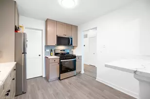 [Address not provided], Buffalo Grove, IL 60089 - Photo 5