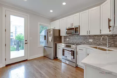 3105 W Leland Avenue, Chicago, IL 60625 - Photo 11