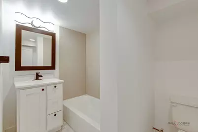 3105 W Leland Avenue, Chicago, IL 60625 - Photo 23