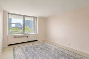 4250 N Marine Dr, Chicago, IL 60613 - Photo 25