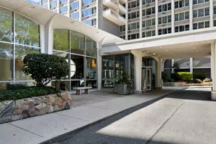 4250 N Marine Dr, Chicago, IL 60613 - Photo 3