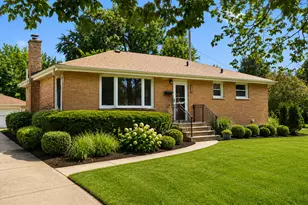 215 E Bryn Mawr Ave, Roselle, IL 60172 - Photo 3