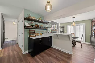 30W016 Redwood Ct, Warrenville, IL 60555 - Photo 13