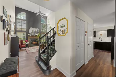 30W016 Redwood Court, Warrenville, IL 60555 - Photo 5