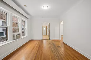 2244 W Argyle St, Chicago, IL 60625 - Photo 3