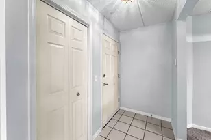 710 Creekside Dr, Mount Prospect, IL 60056 - Photo 3