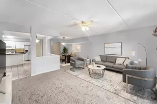 710 Creekside Dr, Mount Prospect, IL 60056 - Photo 5
