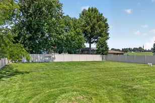 1722 Sharon Rd, Streator, IL 61364 - Photo 31