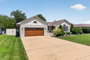 1722 Sharon Rd, Streator, IL 61364 - Photo 25
