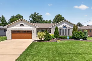1722 Sharon Rd, Streator, IL 61364 - Photo 1