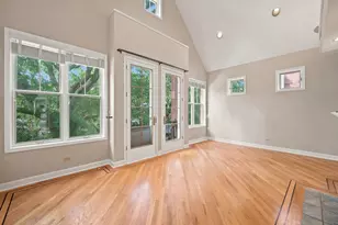 920 W Wolfram St, Chicago, IL 60657 - Photo 3