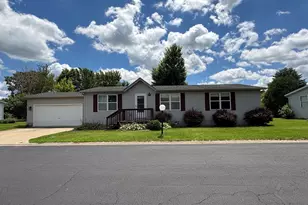 127 Cardinal Ln, Sandwich, IL 60548 - Photo 1