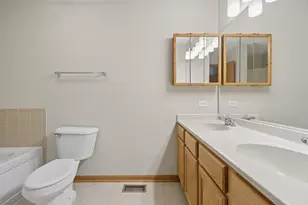 1109 Grass Lake Dr, Fox Lake, IL 60020 - Photo 11