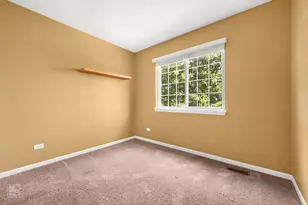 2041 Clarewood Ln, Mundelein, IL 60060 - Photo 9