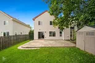 2041 Clarewood Ln, Mundelein, IL 60060 - Photo 11